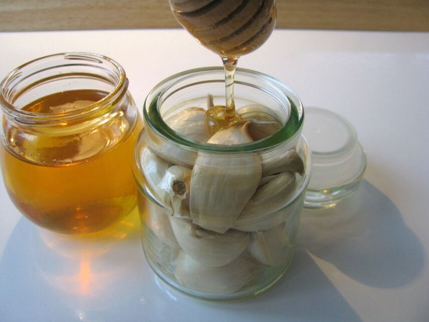 garlic with honey for the treatment of osteoarthritis of the ankle