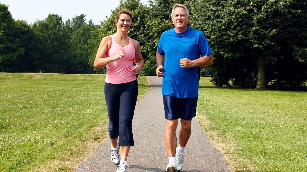Jogging in the fresh air to prevent joint pain